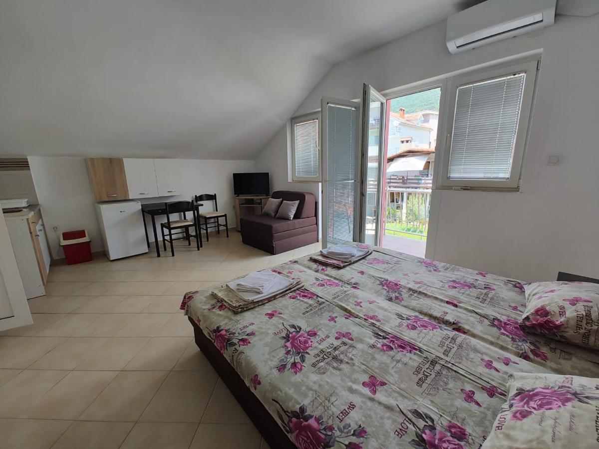 Jovanovic Apartment Tivat Exterior foto